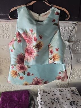 Forever 21 Mint Floral Sleeveless Crop Top